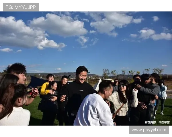 腾龙真人现场互动体验邀你共度难忘时刻，感受真实与虚拟的完美结合